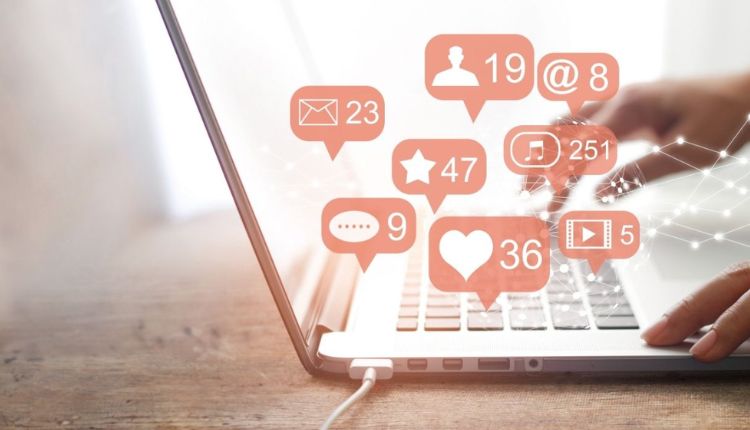 The Complete Manual for Becoming an Outstanding Social Media Manager